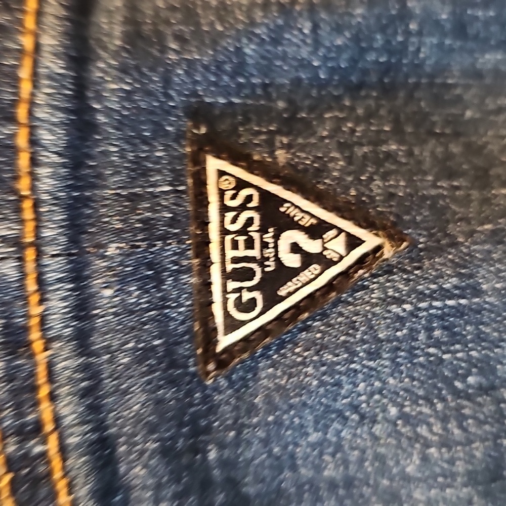 GUESS Jeans - Picture 10 of 16